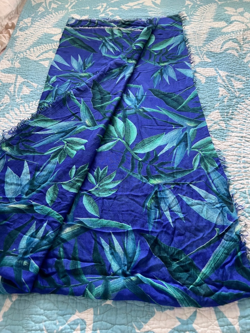 New 100% Italian Silk Gorgeous Scarf/wrap Large